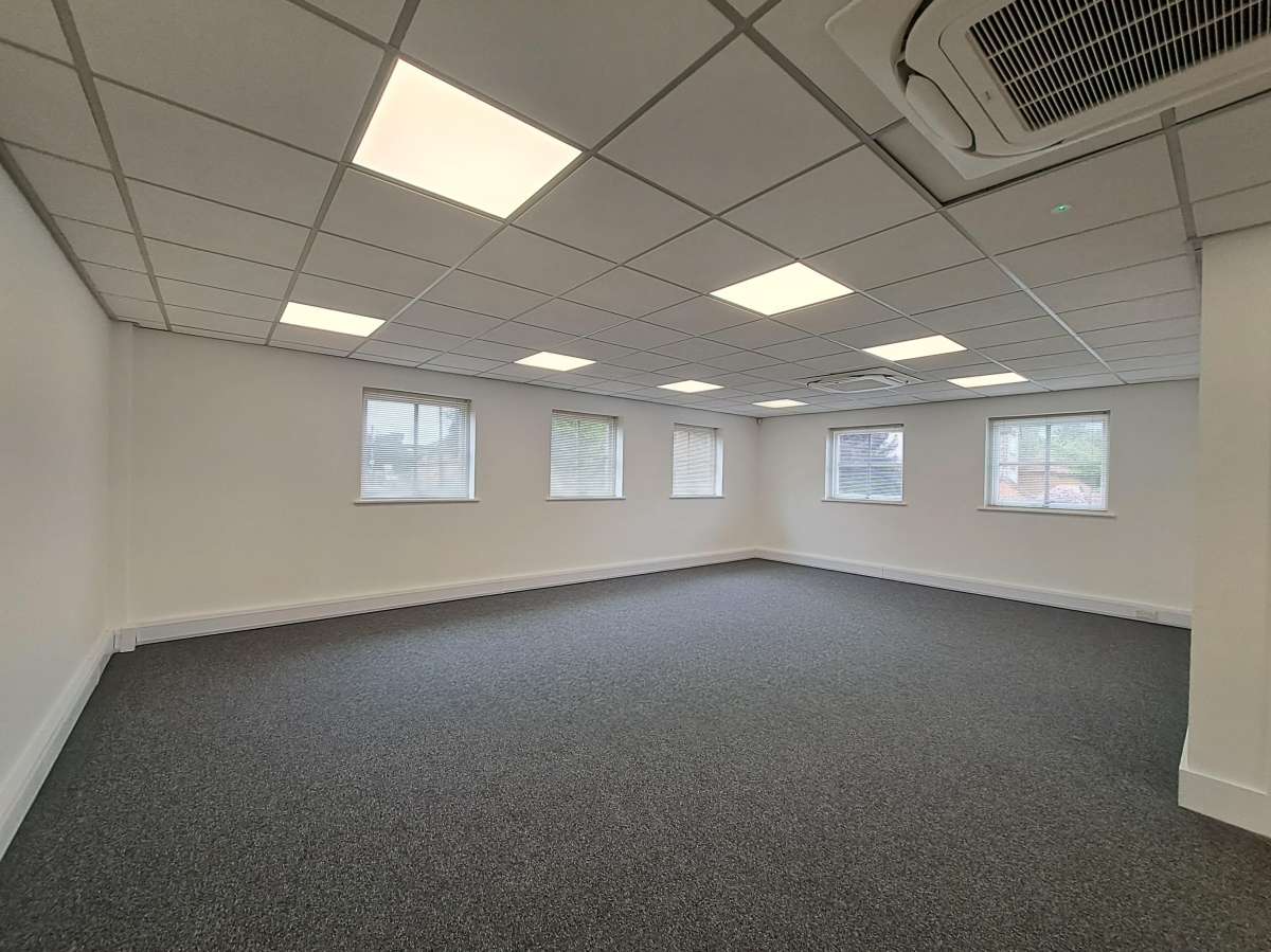 Office in Bicester - photo 3