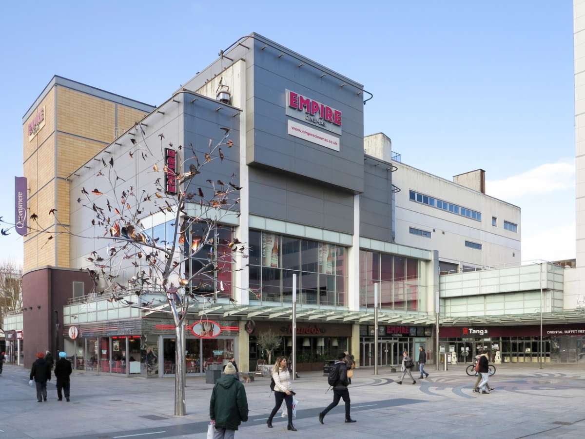 Office in Slough - photo 4