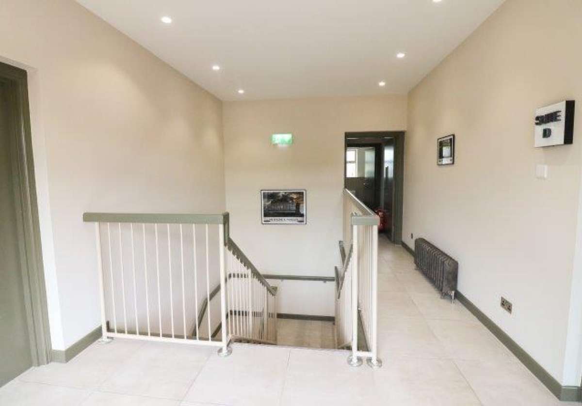 Office in Lisburn - photo 3