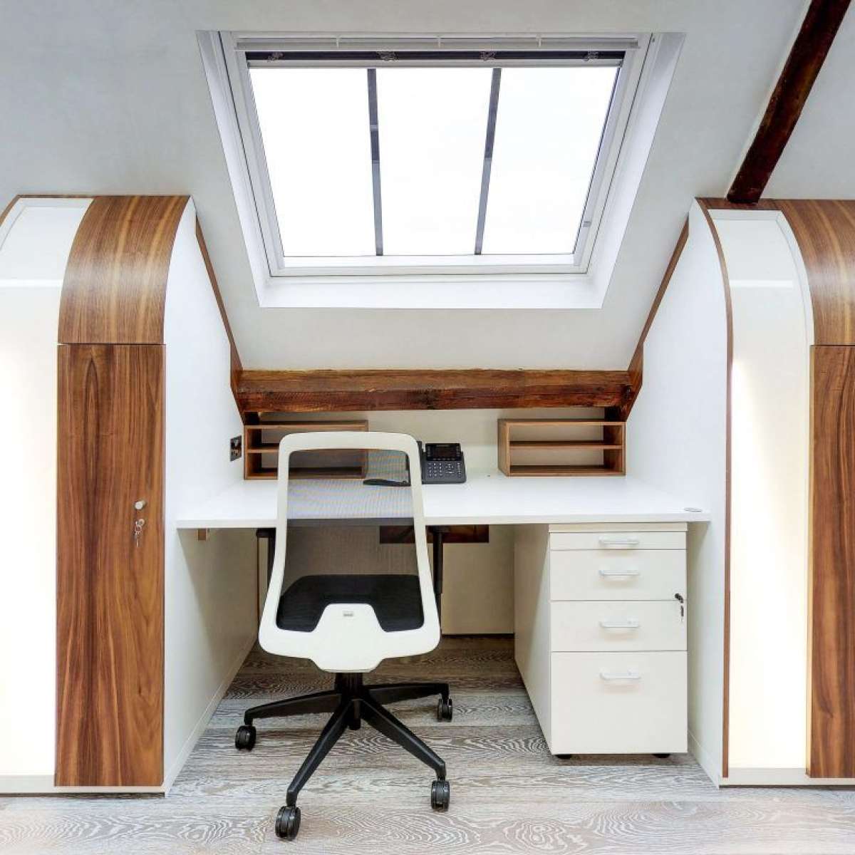 Office in Cobham - photo 3