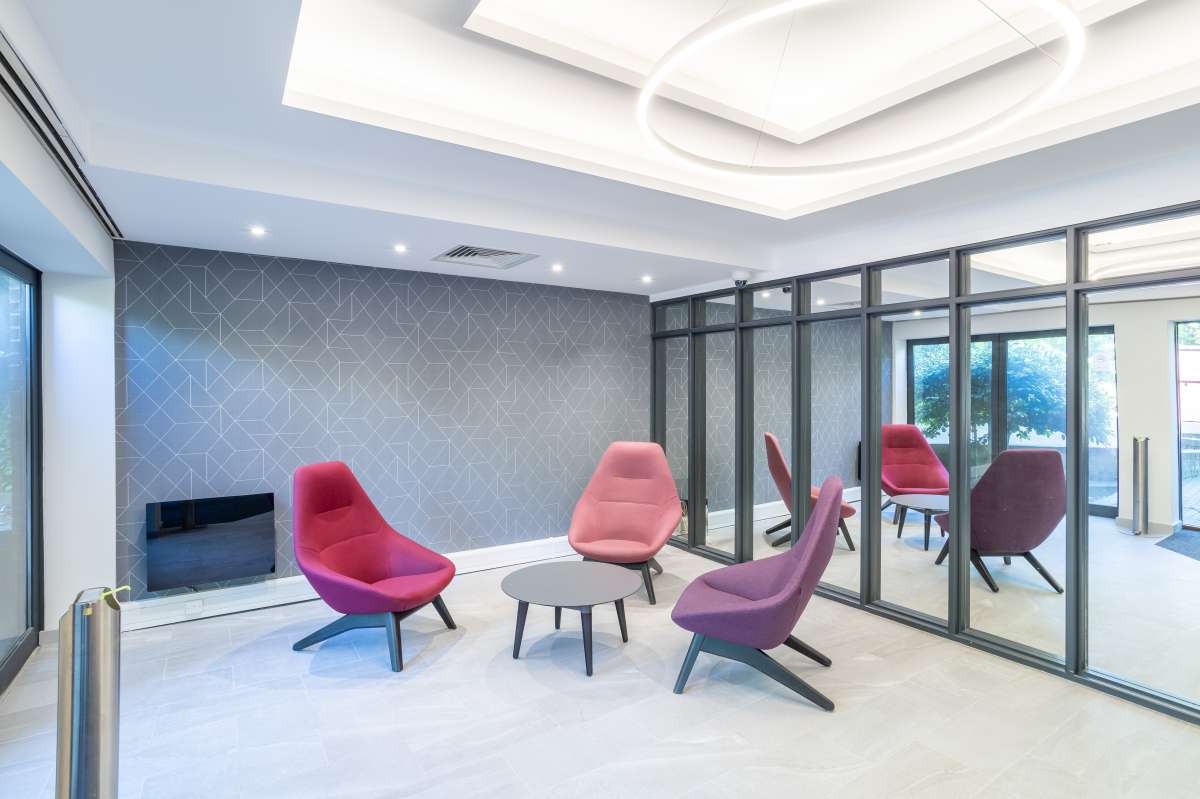 Office in Luton - photo 2