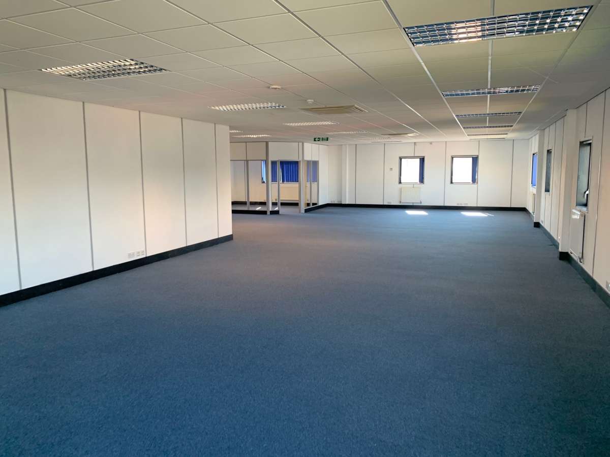 Office in Hessle - photo 3