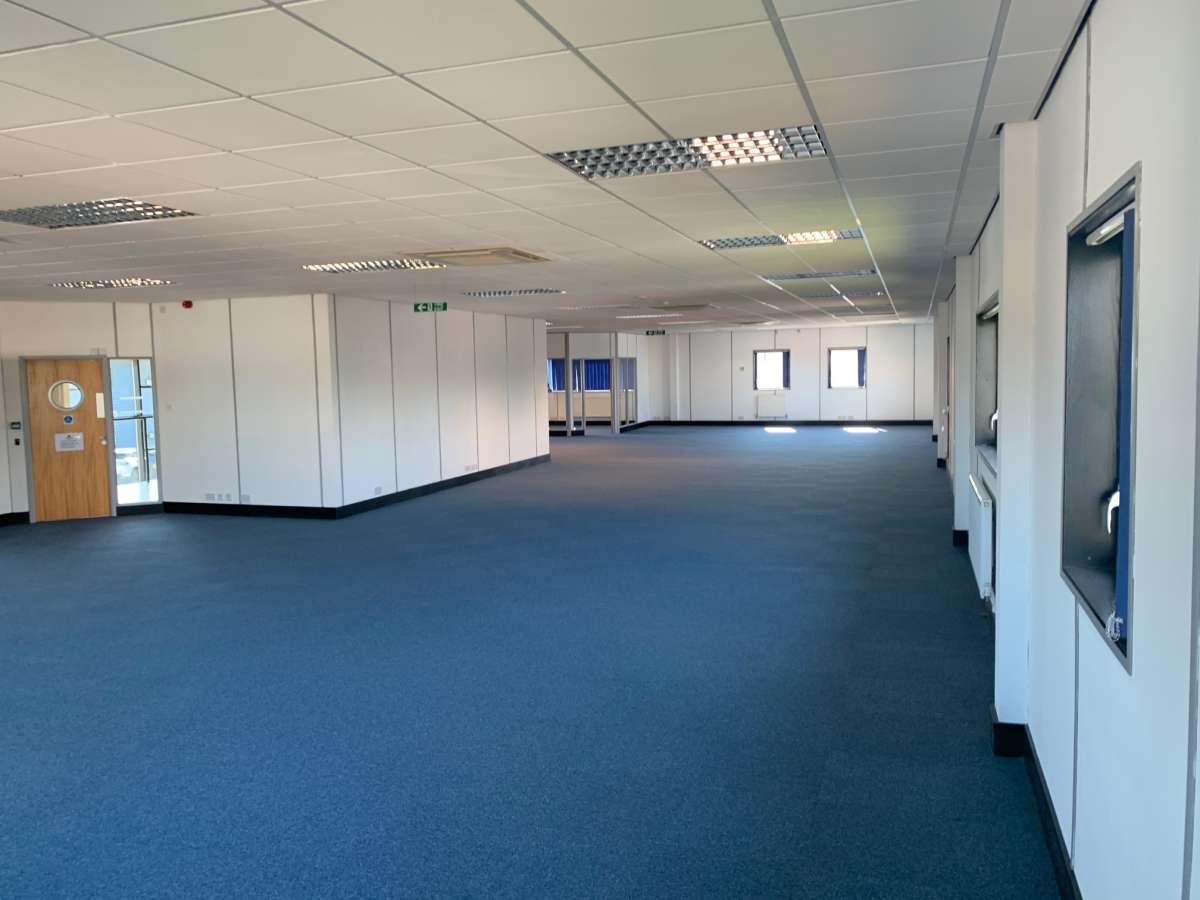 Office in Hessle - photo 4