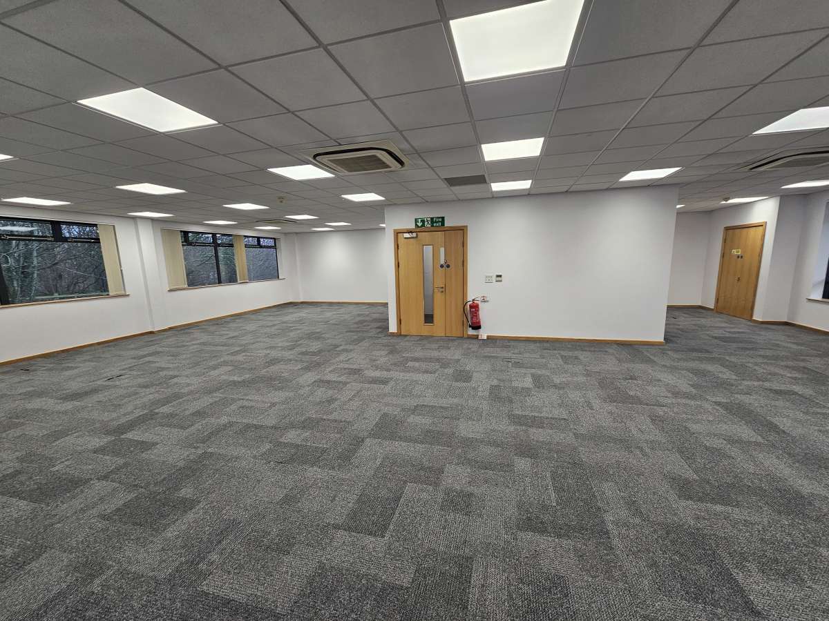 Office in Sittingbourne - photo 4