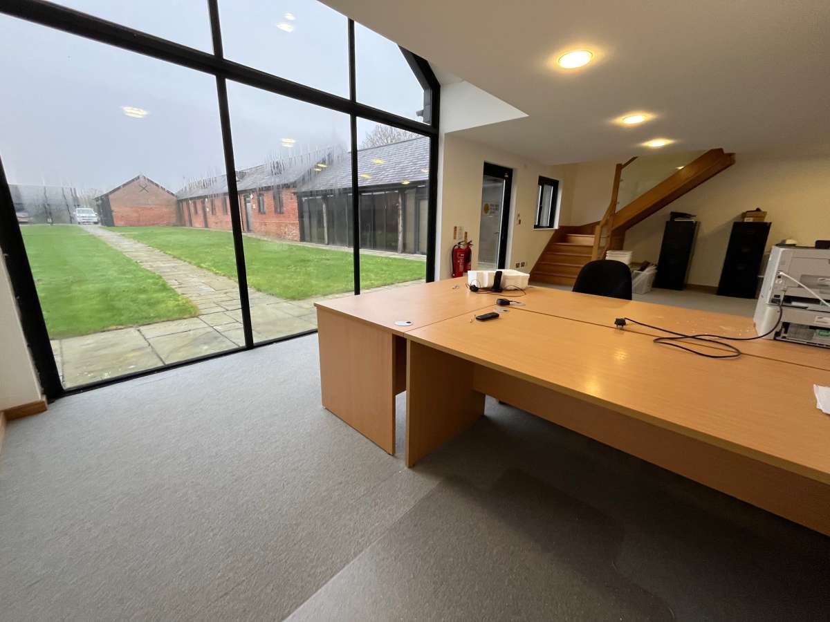 Office in Colchester - photo 3