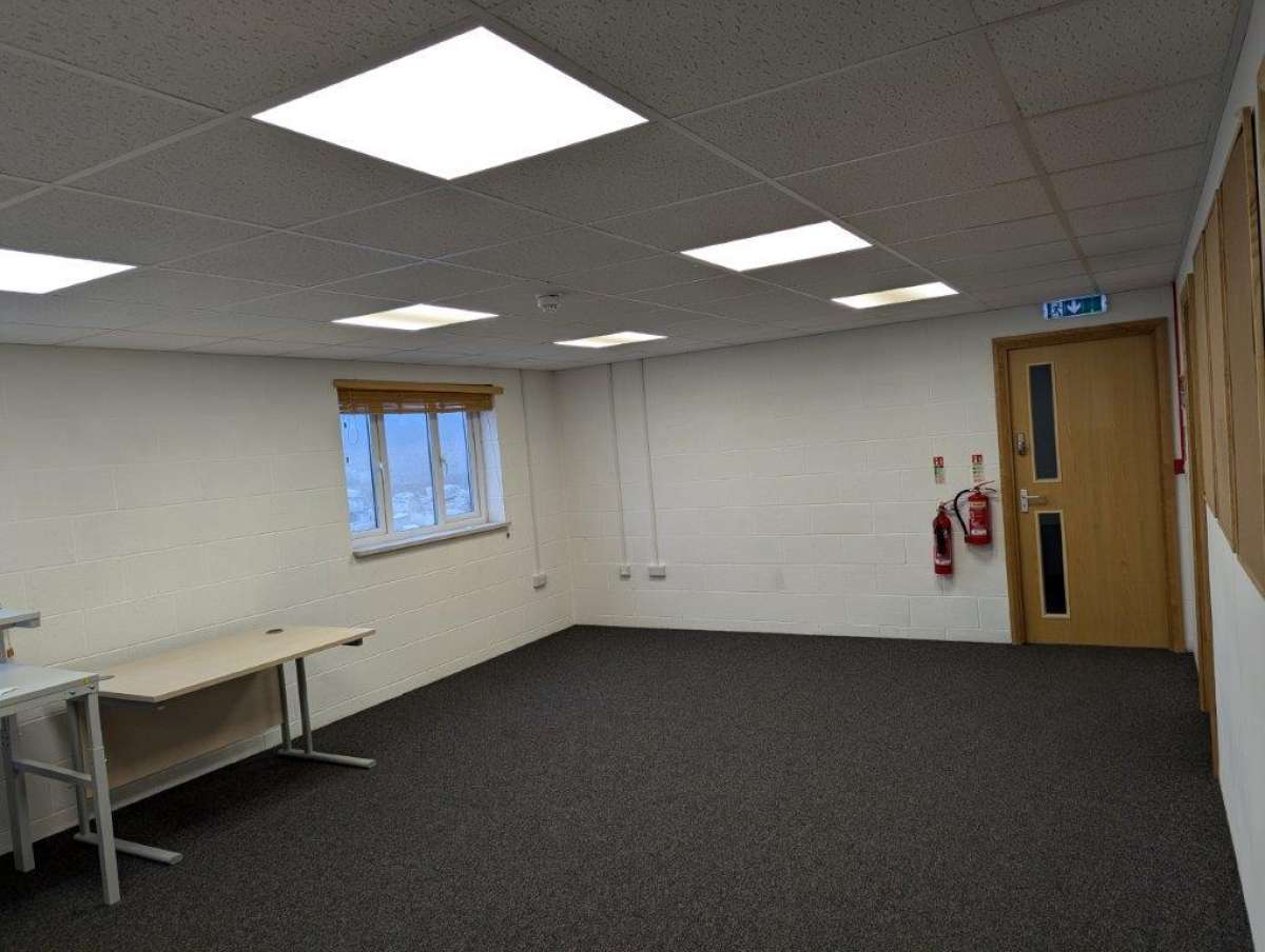 Office in Shepton Mallet - photo 3