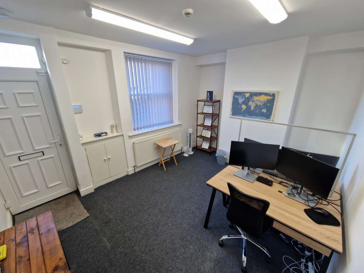 Office in Belper - photo 2