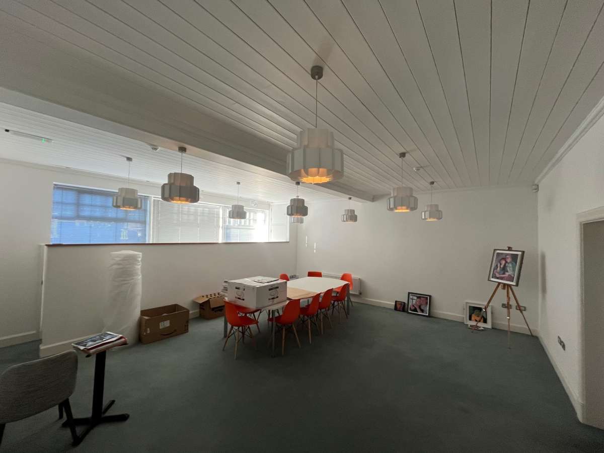 Office in Leicester - photo 2