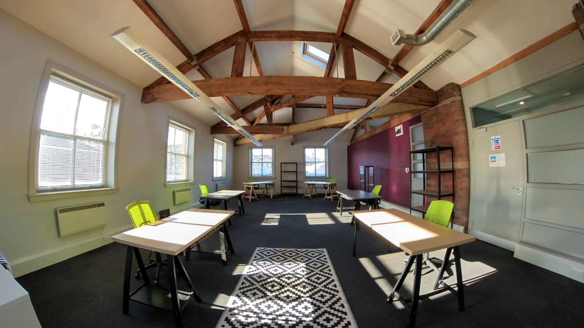 Office in Huddersfield - photo 2