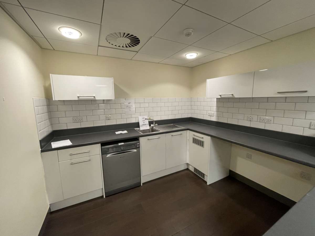 Office in Halifax - photo 4