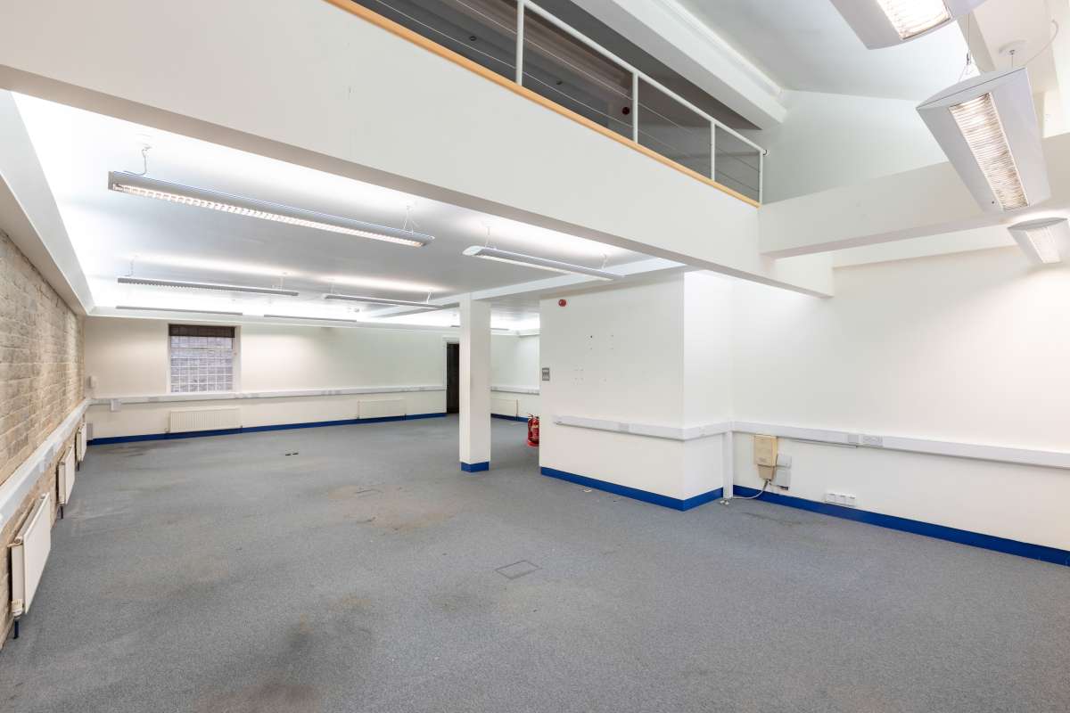 Office in Halifax - photo 4