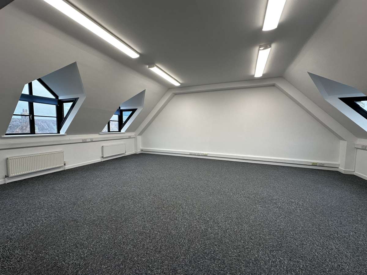 Office in Stevenage - photo 3