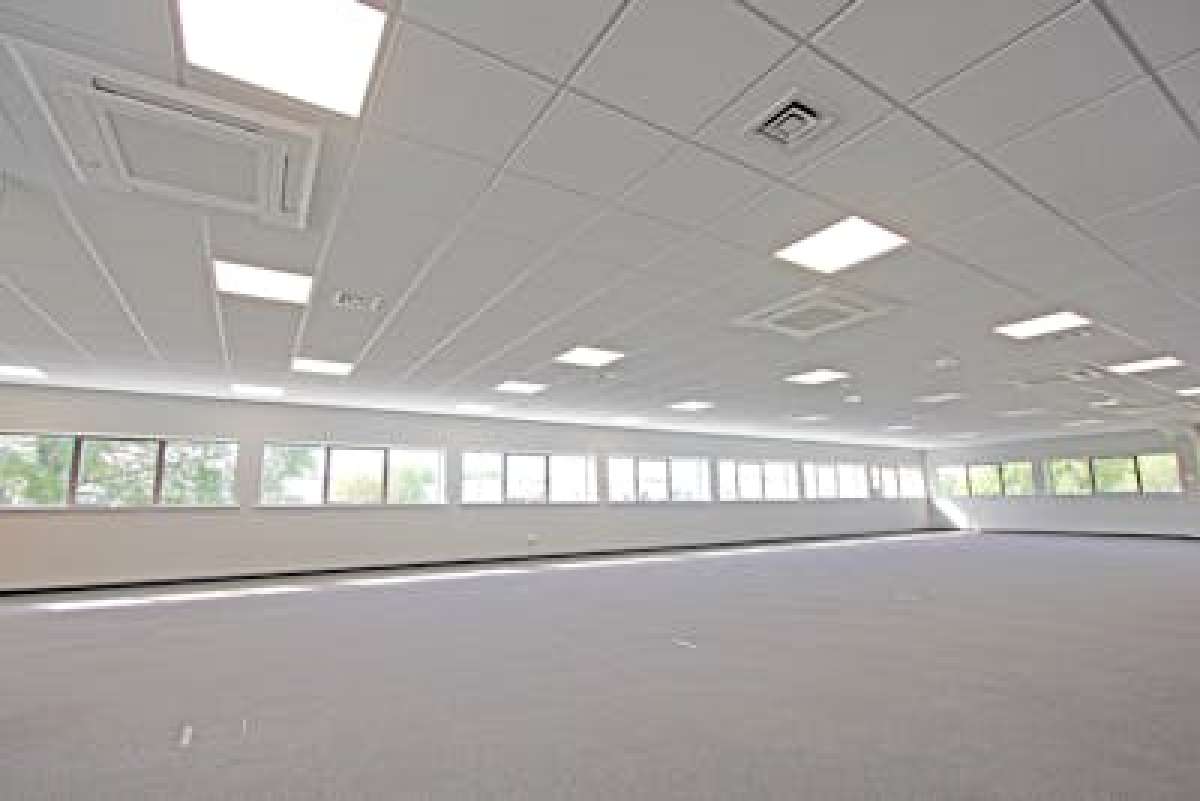 Office in Eastleigh - photo 4