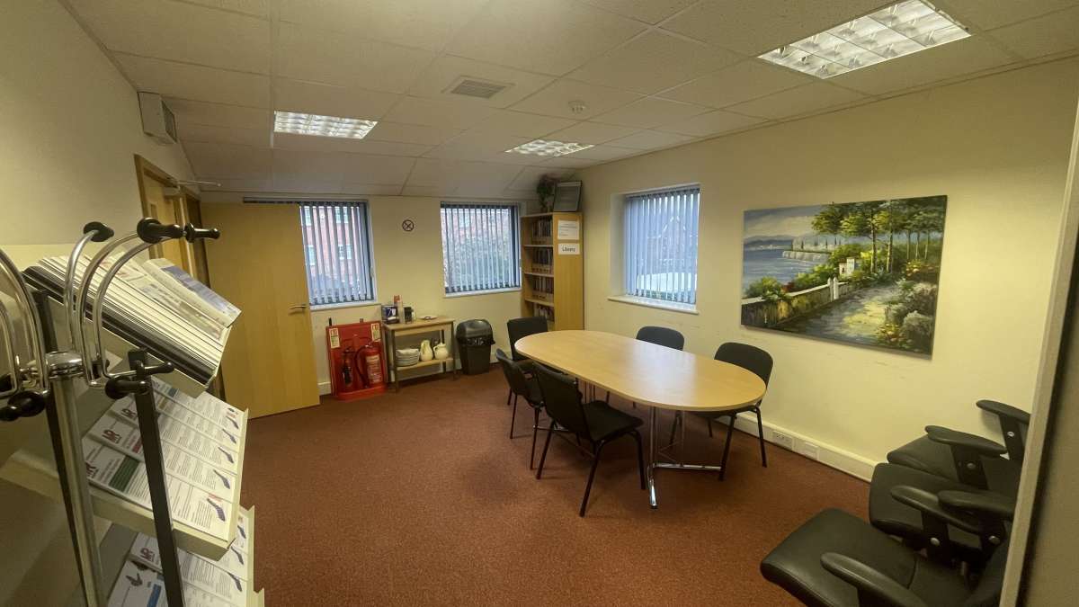 Office in Warwick - photo 4