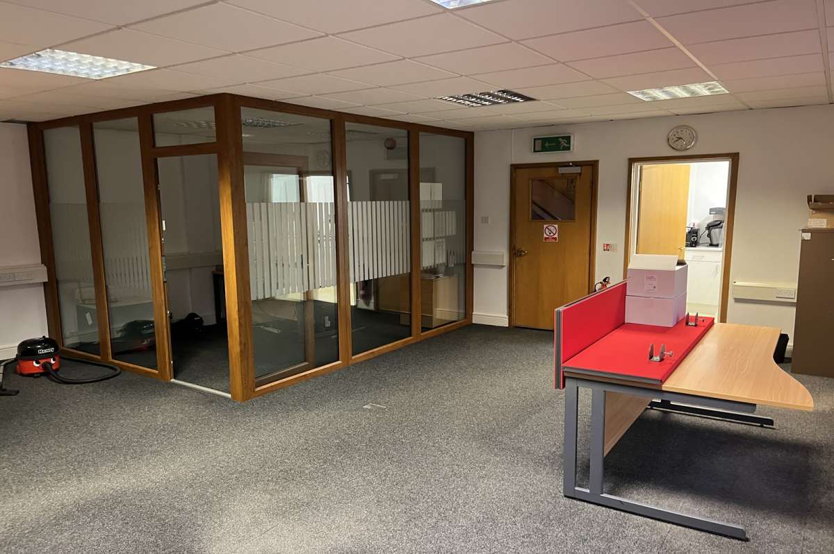 Office in Holywood - photo 4