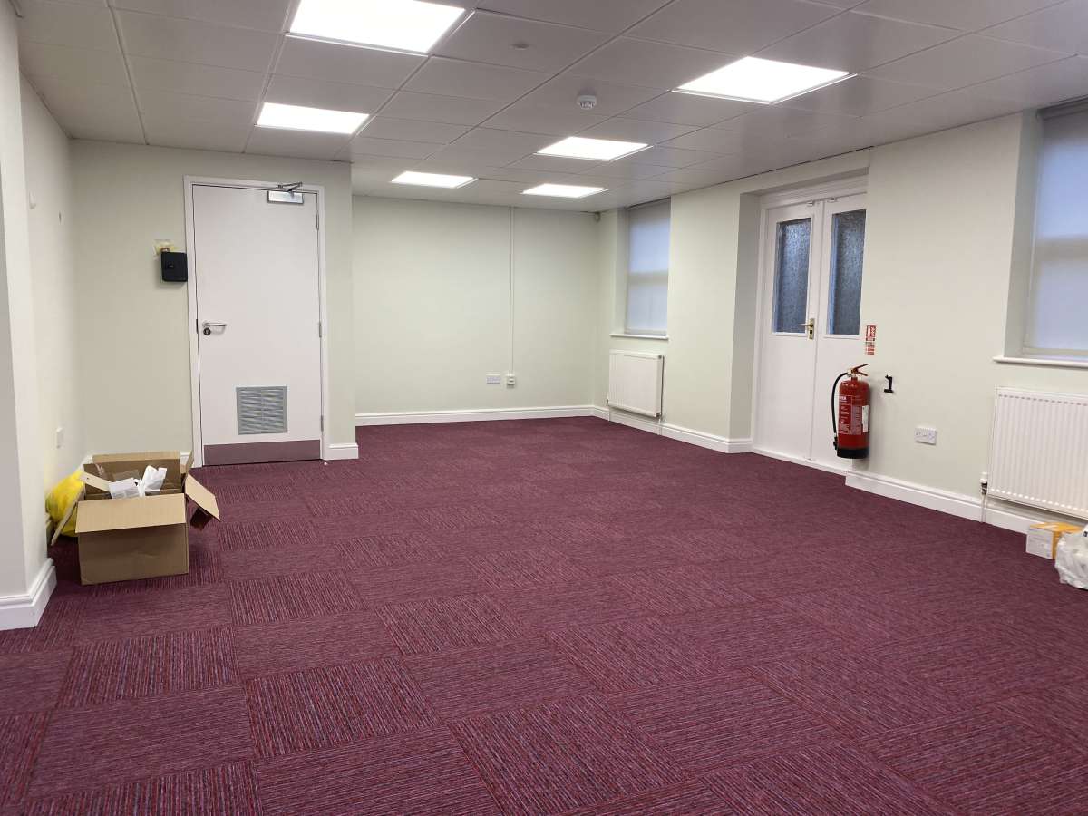 Office in Grantham - photo 4