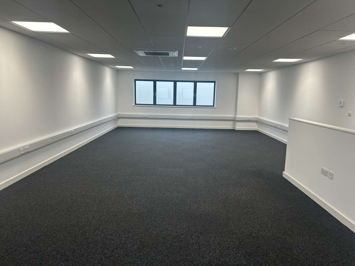 Office in Romsey - photo 2