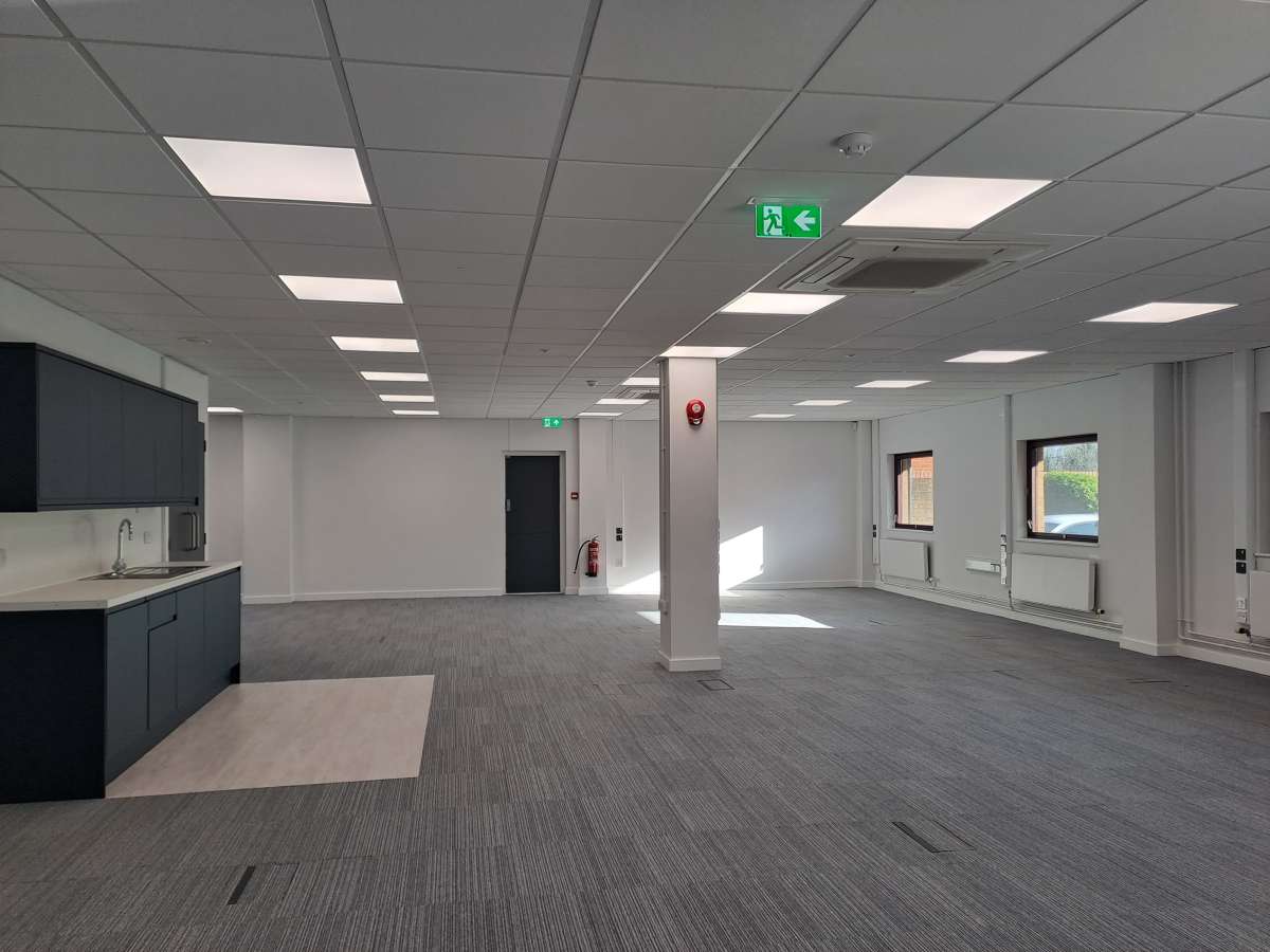 Office in Maidenhead - photo 3