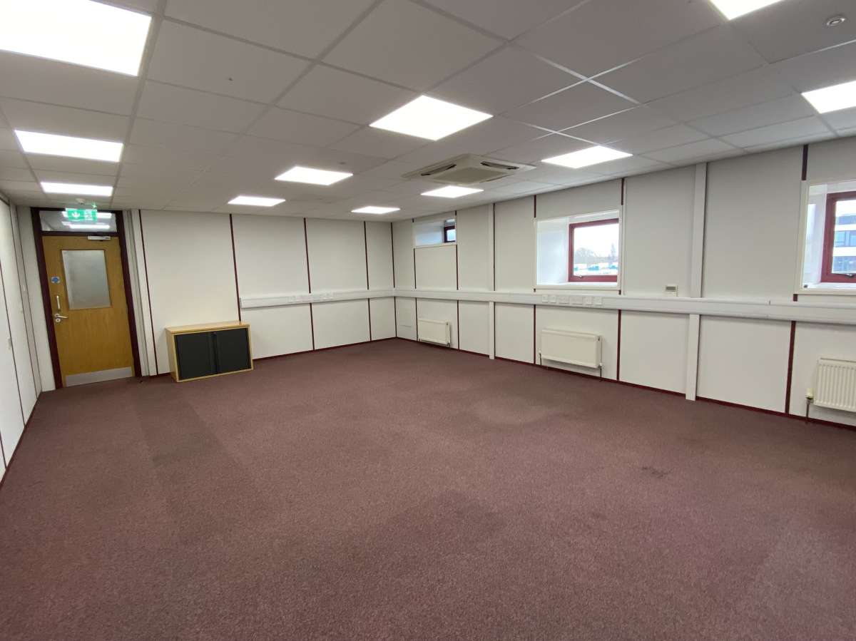 Office in Doncaster - photo 4