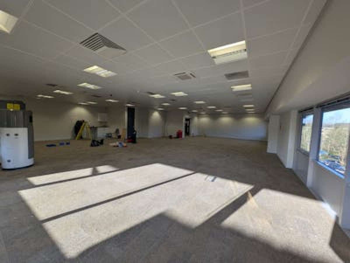 Office in Fareham - photo 3