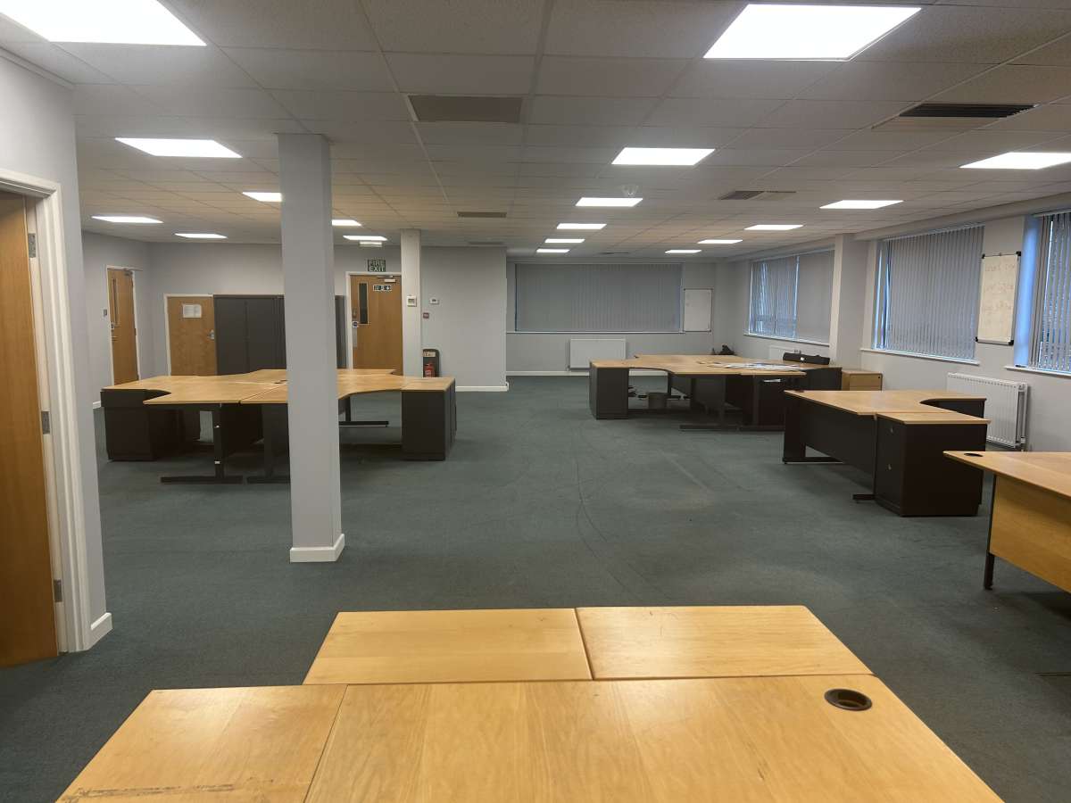 Office in Eastleigh - photo 3