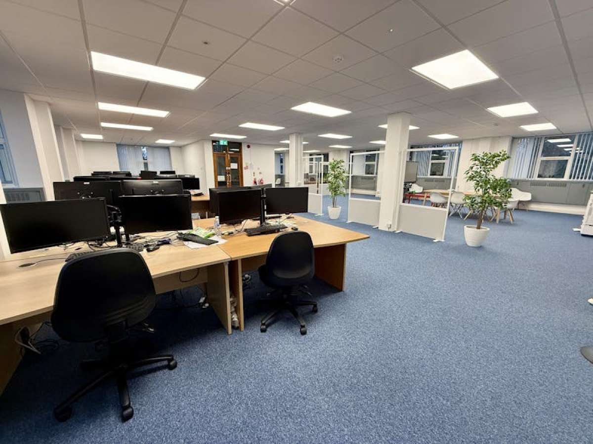 Office in Wimborne - photo 4