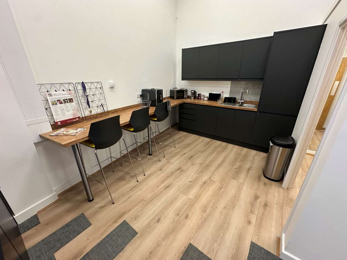 Office in Leicester - photo 3