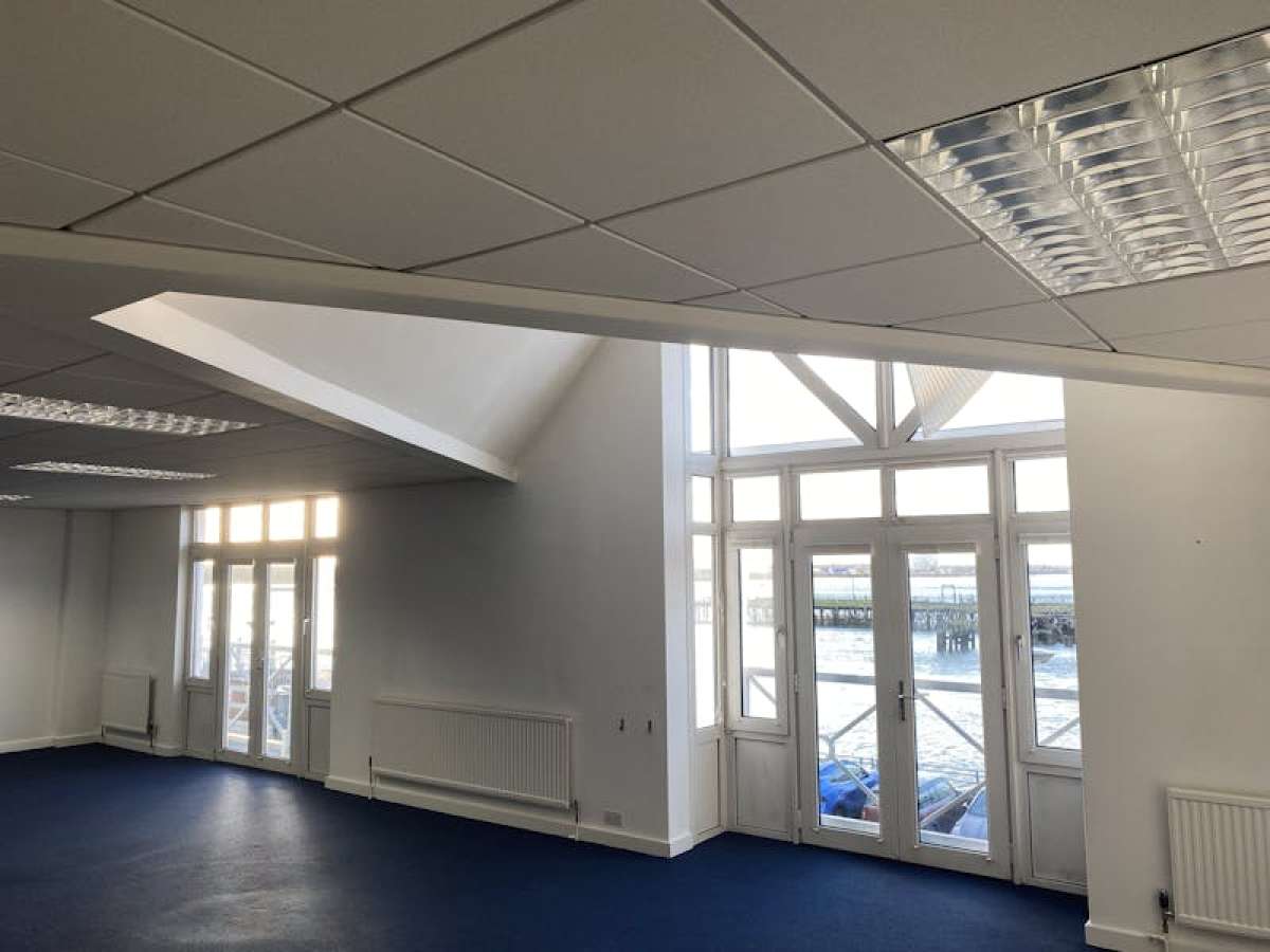 Office in Southampton - photo 3