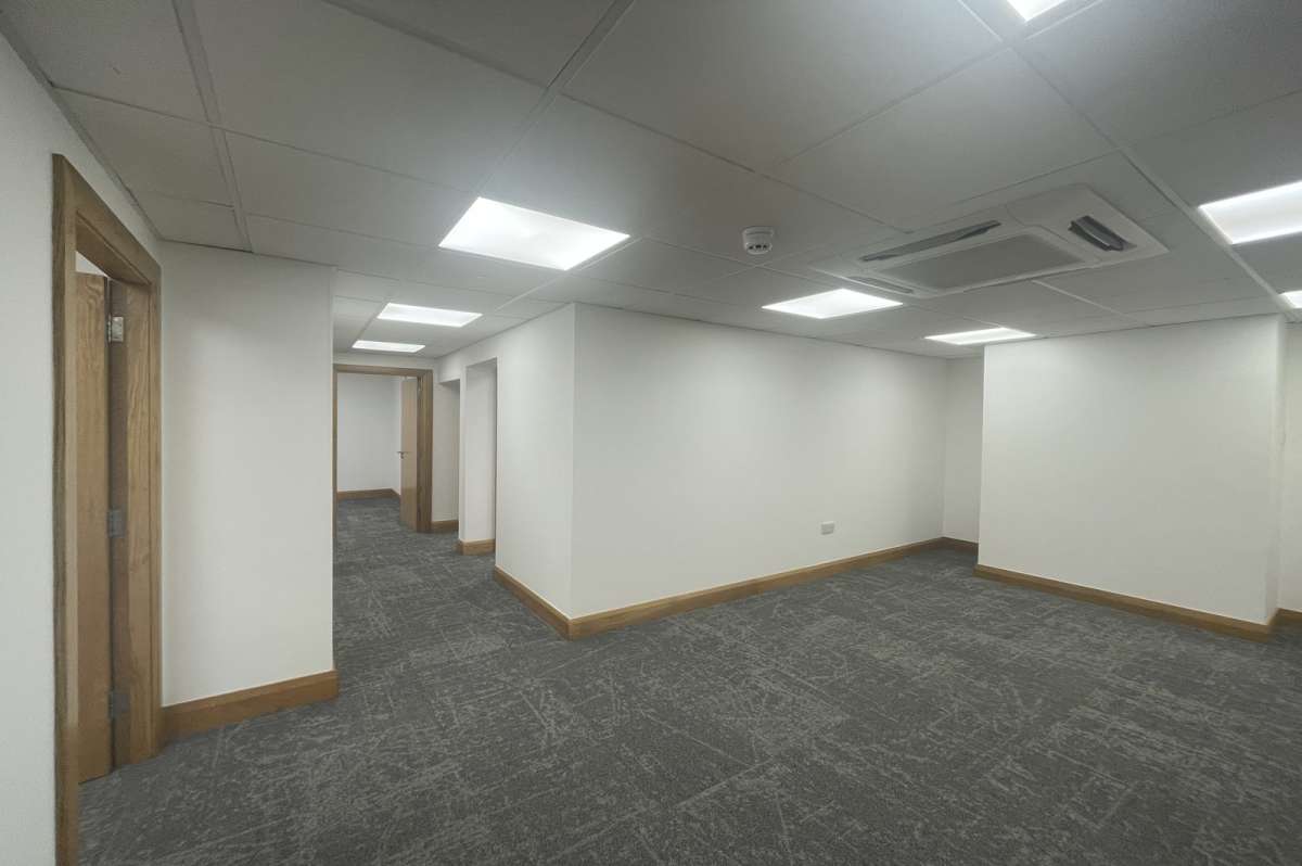 Office in Lisburn - photo 3