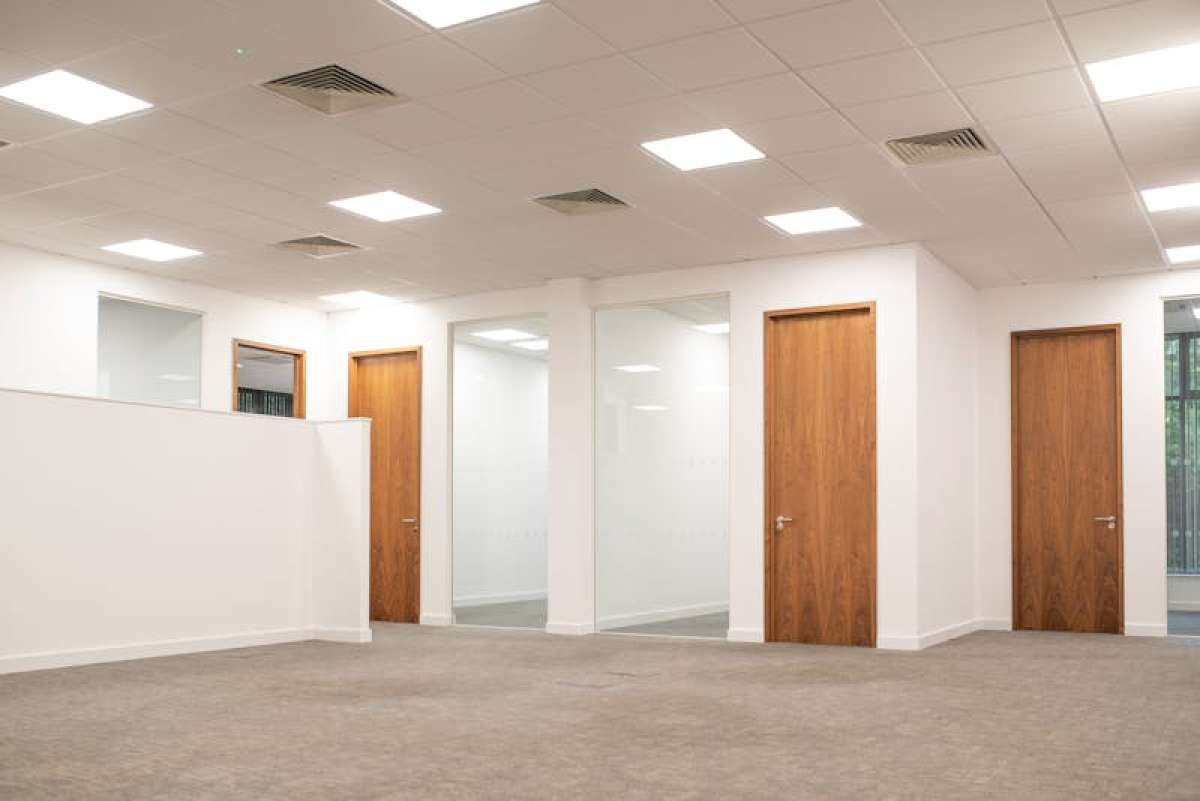 Office in Fleet - photo 2