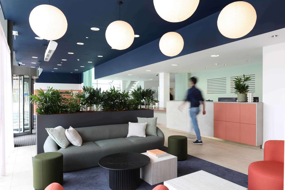 Office in Croydon - photo 2