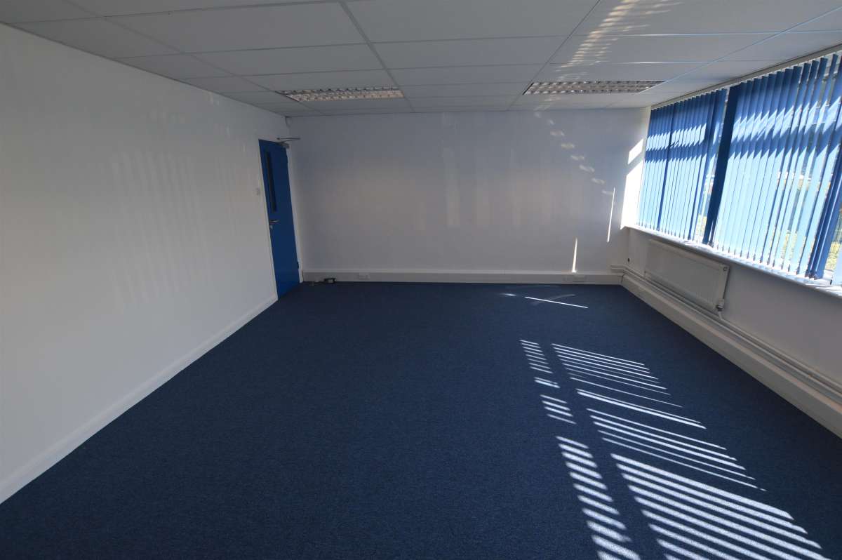 Office in Croydon - photo 3
