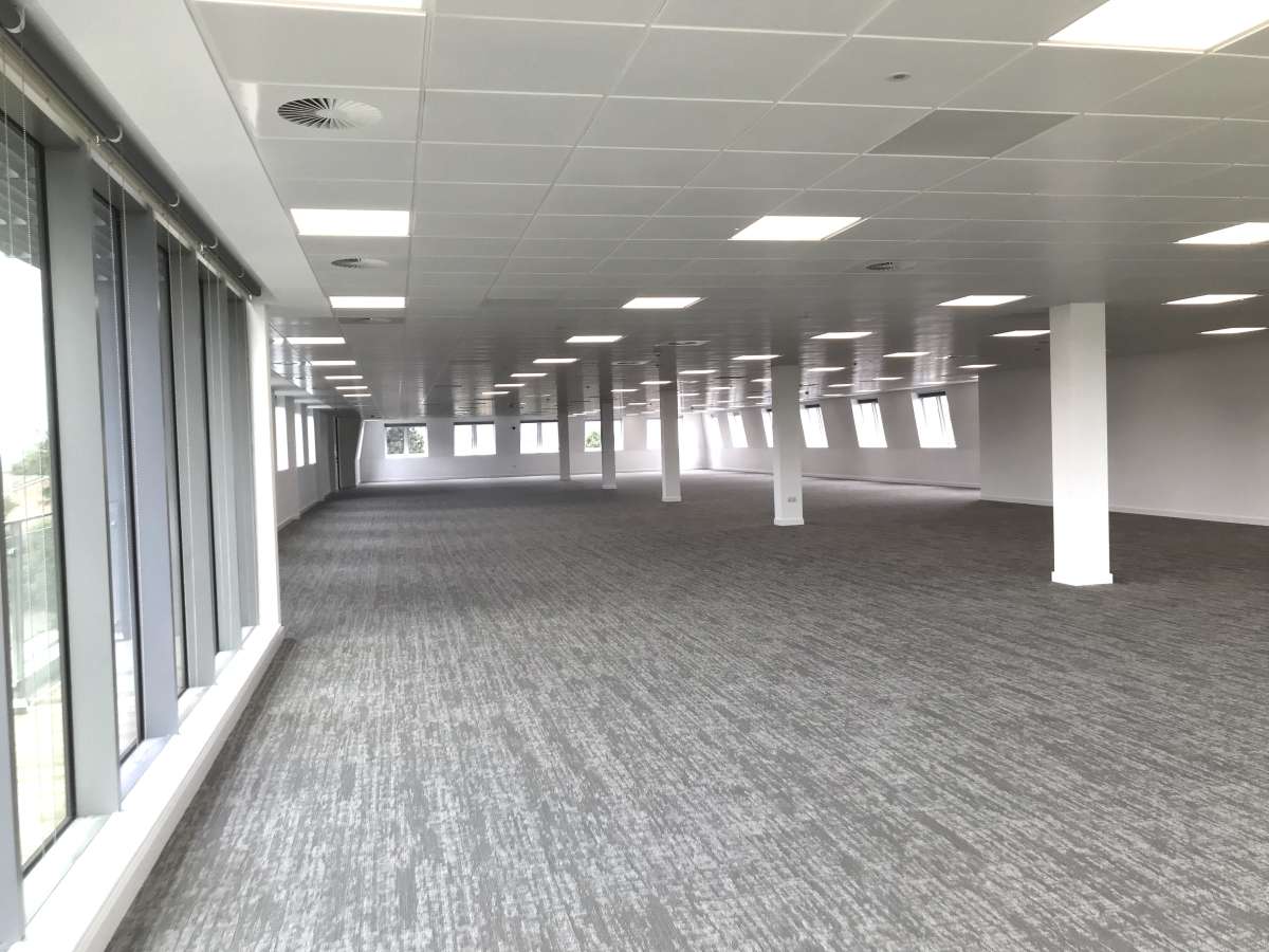 Office in Reigate - photo 2