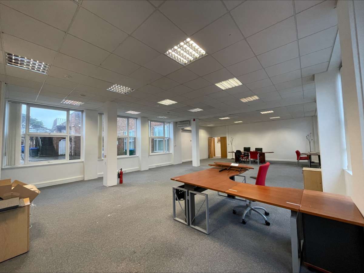 Office in Southwick - photo 3