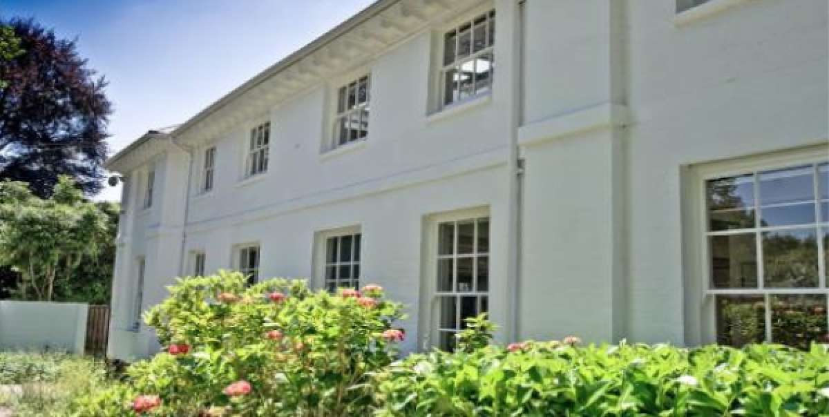 Office in Leatherhead - photo 2