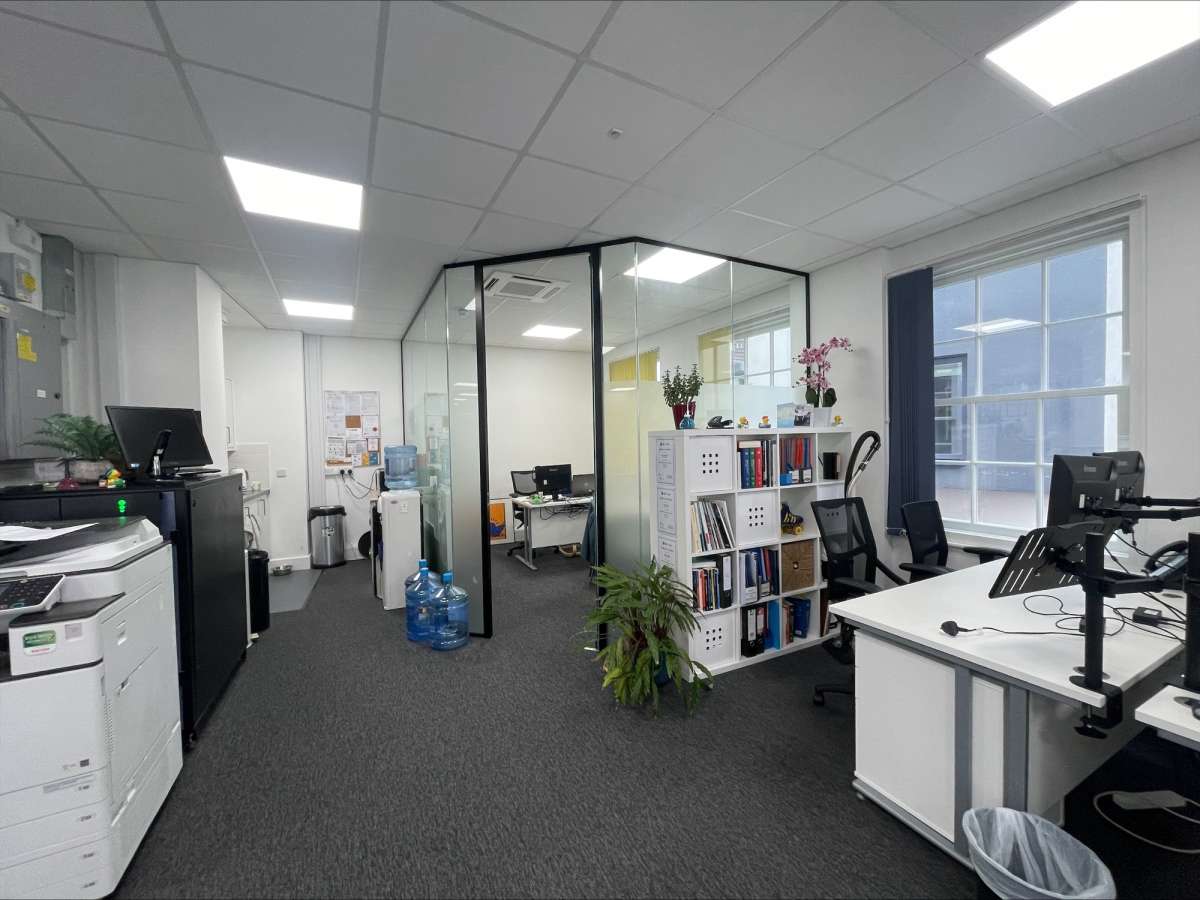 Office in Brighton - photo 3