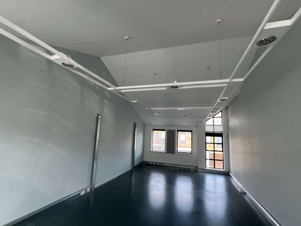 Office in London - photo 3