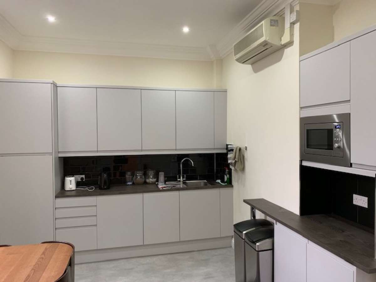 Office in Kingston-Upon-Thames - photo 3