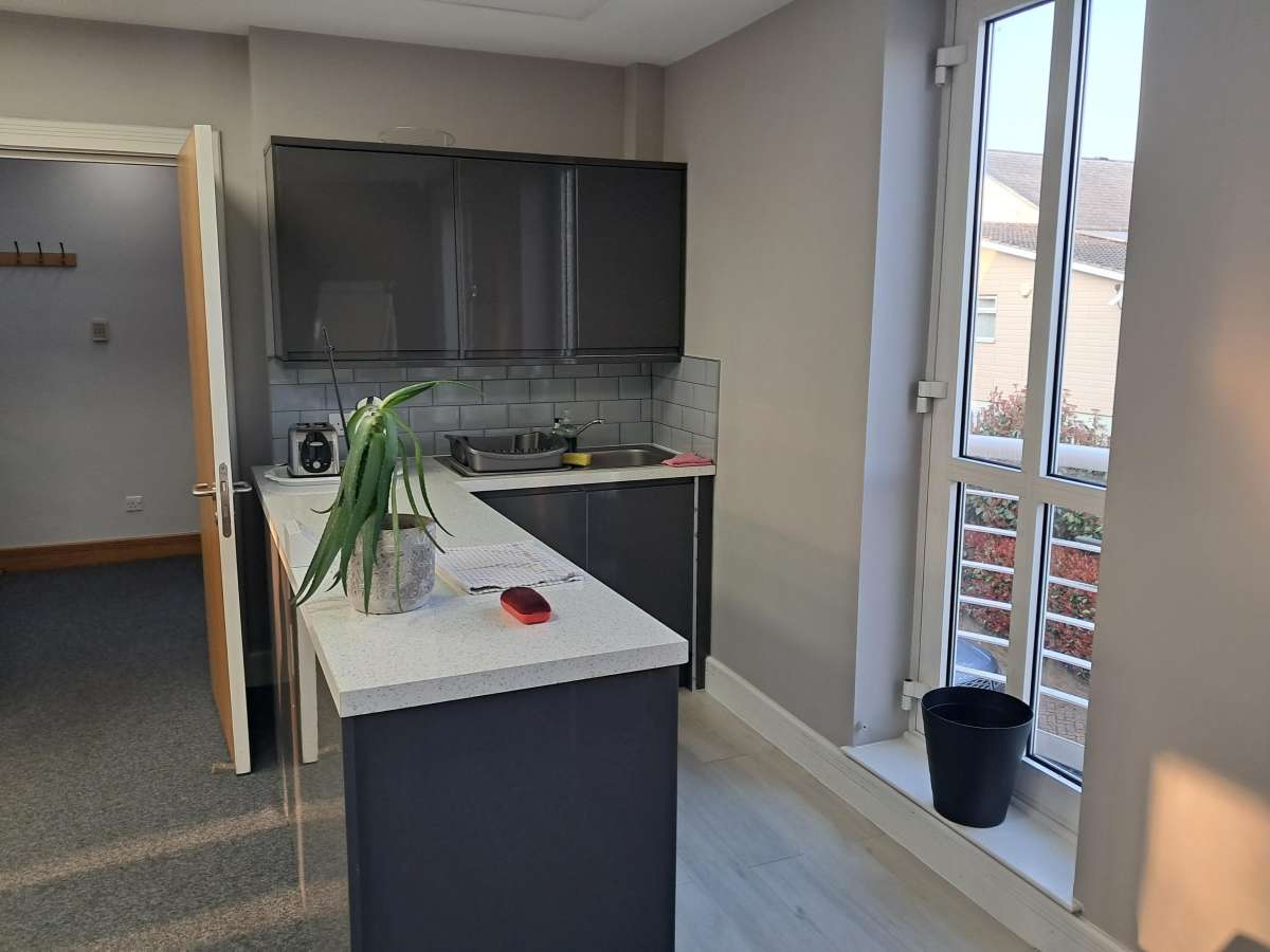 Office in South Croydon - photo 4