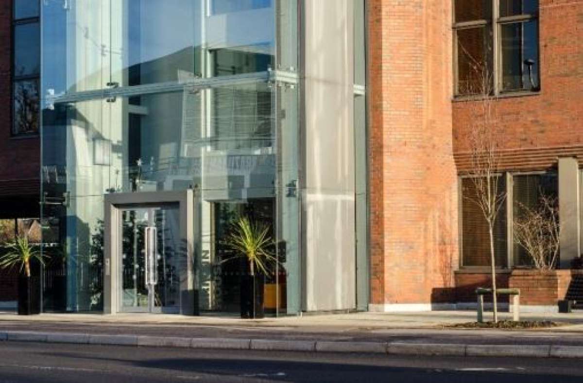 Office in Crawley - photo 3