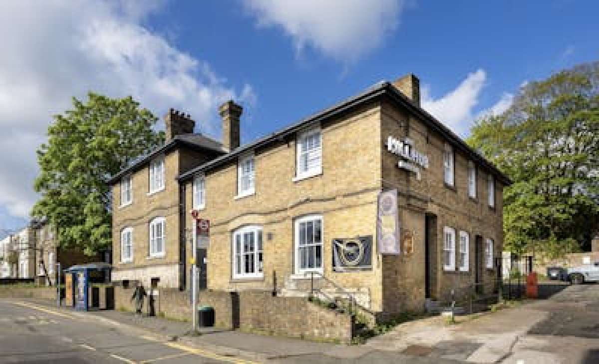 Office in Dartford - photo 3