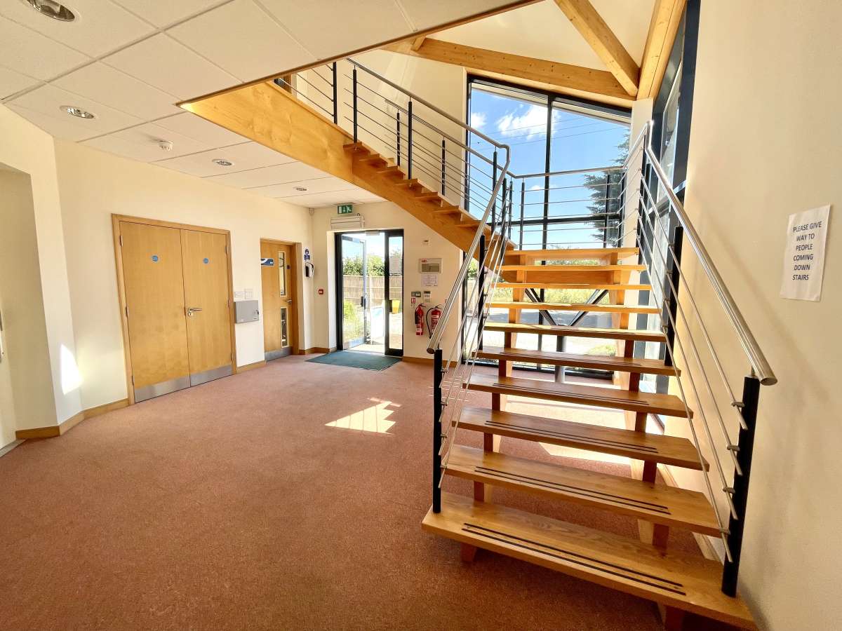 Office in Newmarket - photo 3