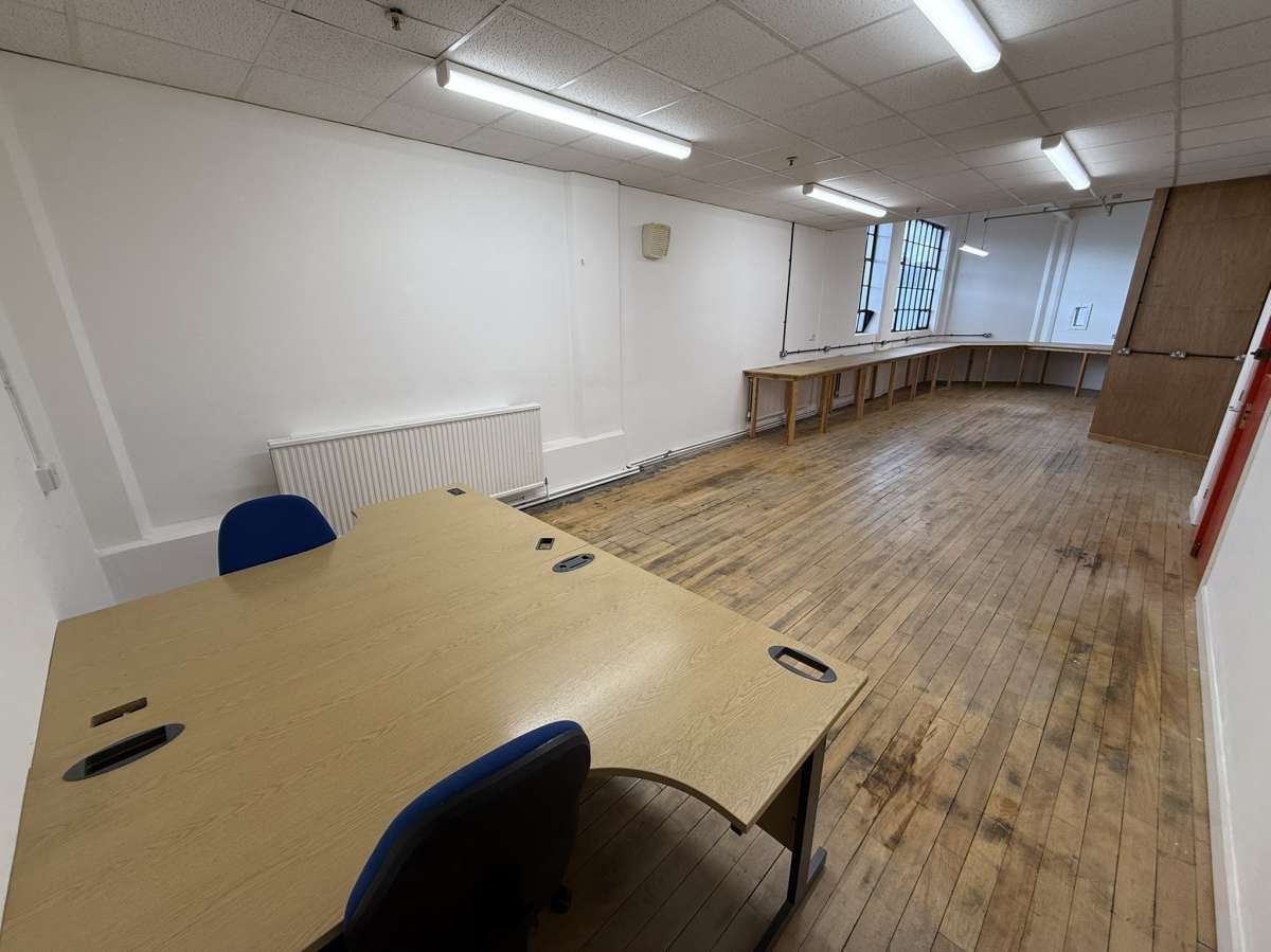 Office in Hinckley - photo 2