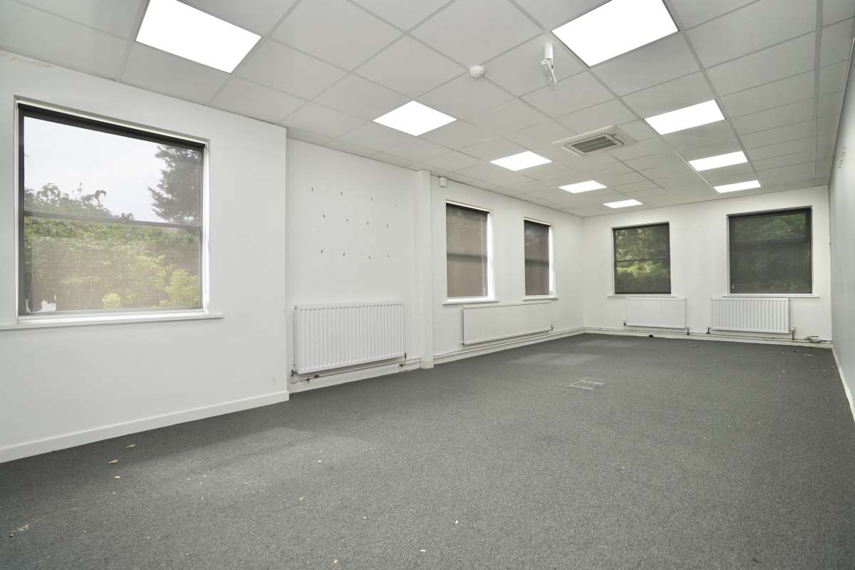 Office in Huntingdon - photo 3