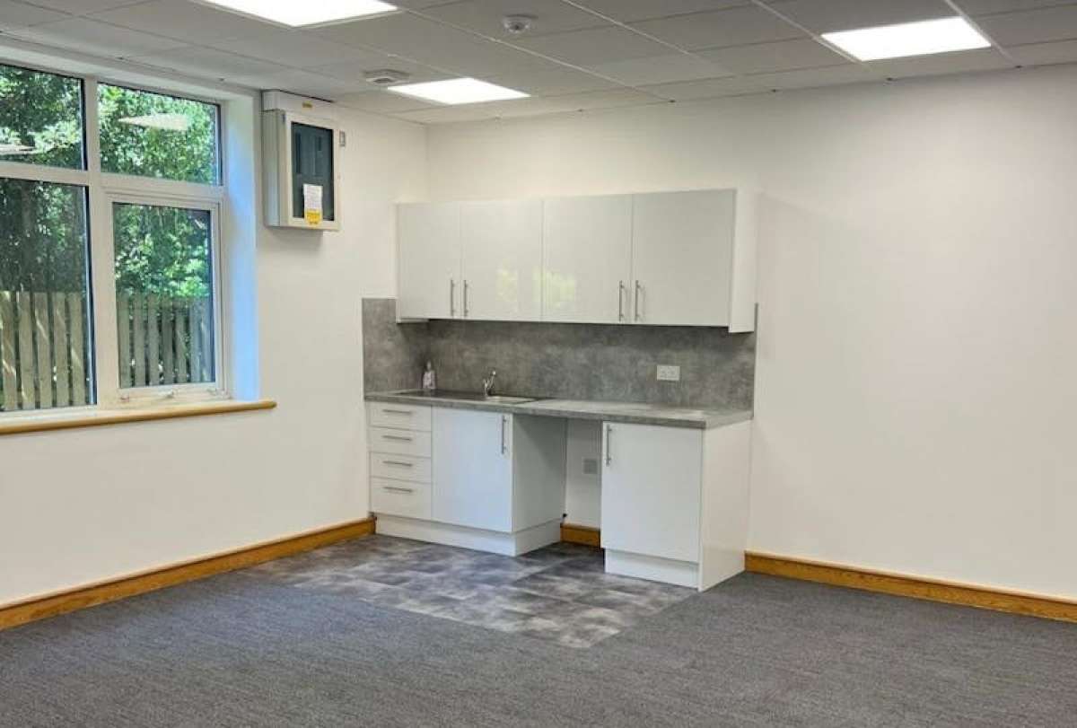 Office in Southampton - photo 4