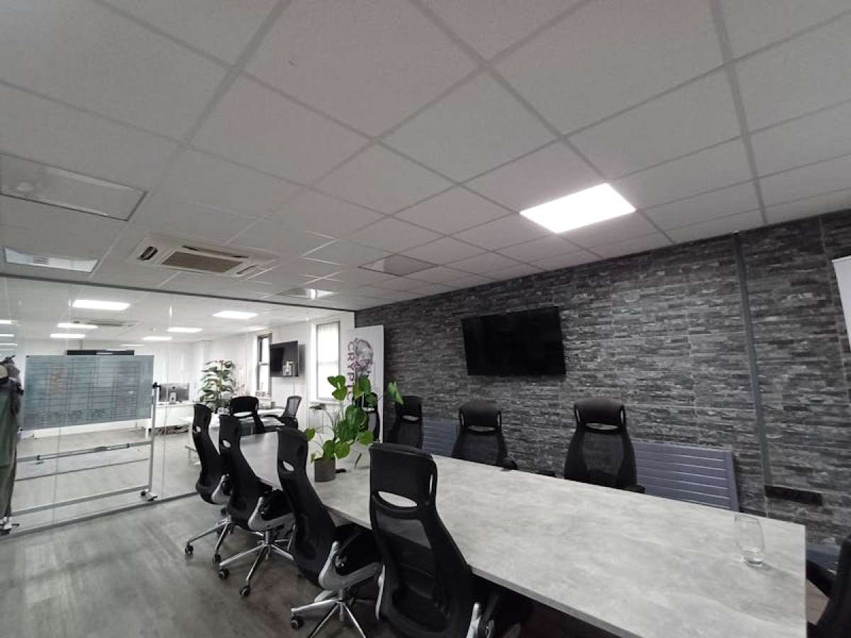 Retail/Shop in Chichester - photo 3