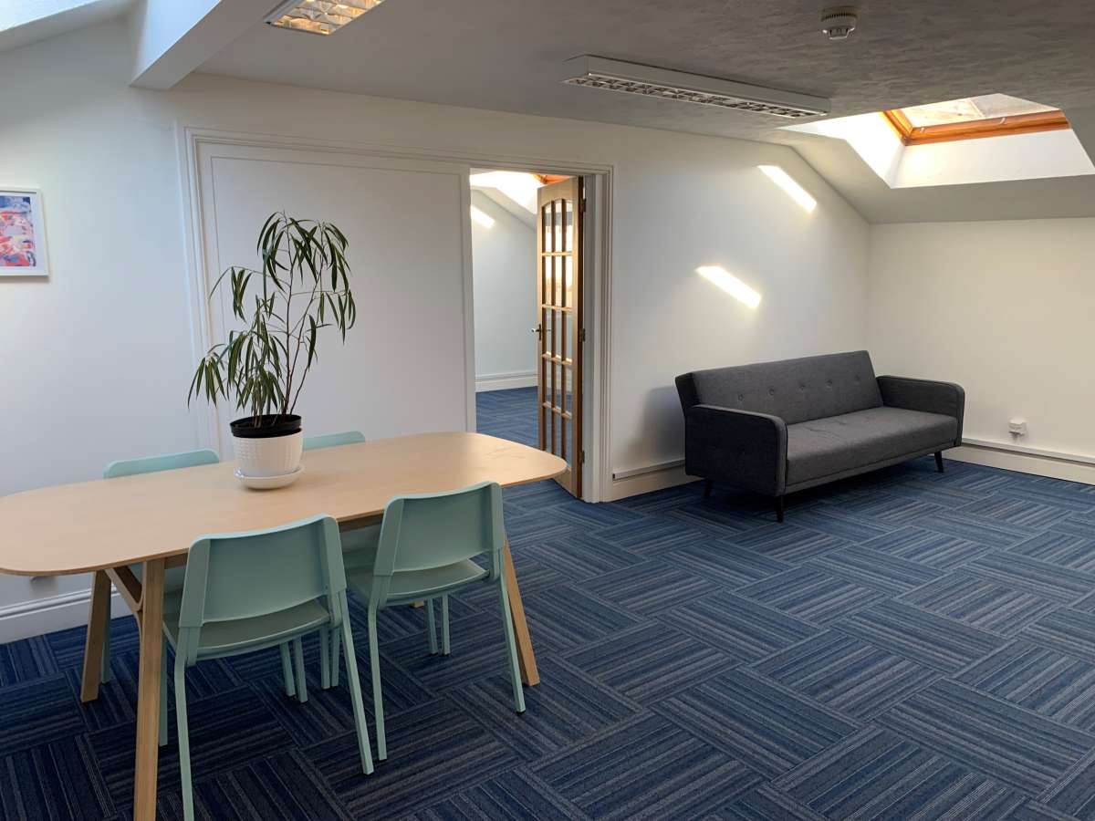 Office in Kingsbridge - photo 3