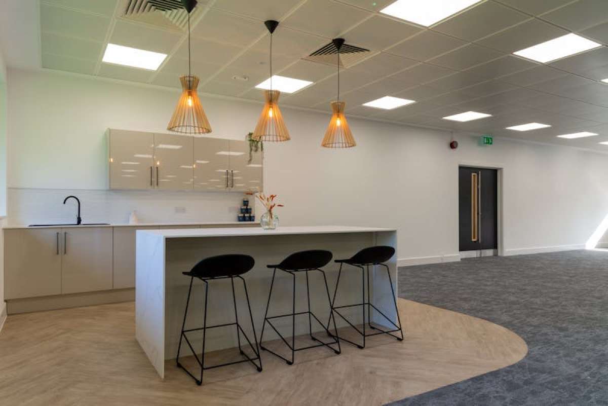 Office in Hedge End - photo 3