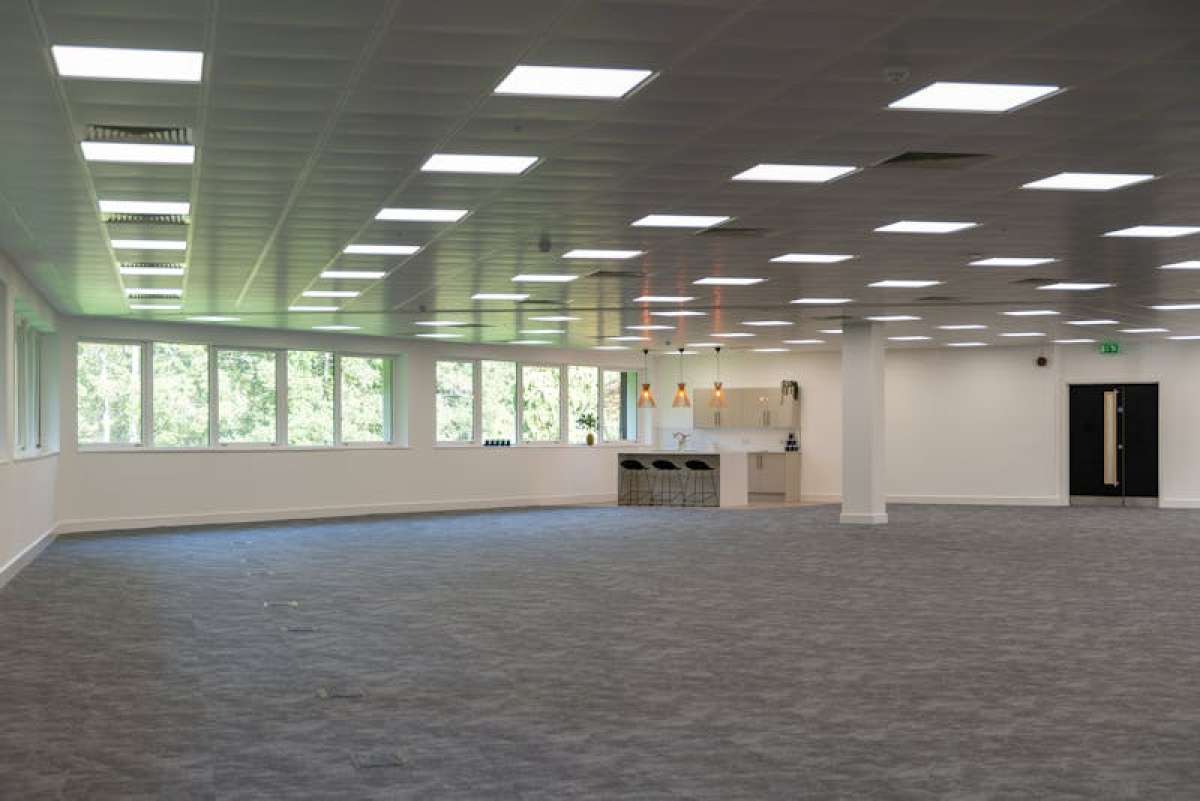 Office in Hedge End - photo 4