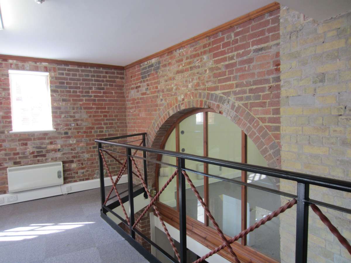 Office in Southampton - photo 2